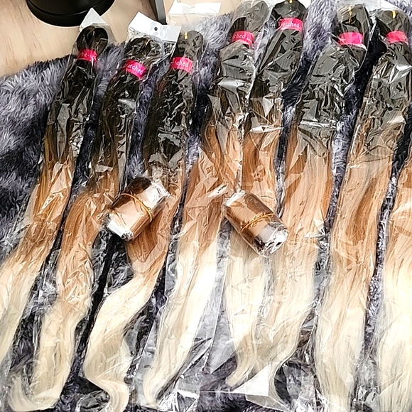 Ombre Pre Stretched Braiding Hair - Picture 2 of 5